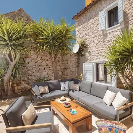 Beautiful House With Views In Hvar Apartment