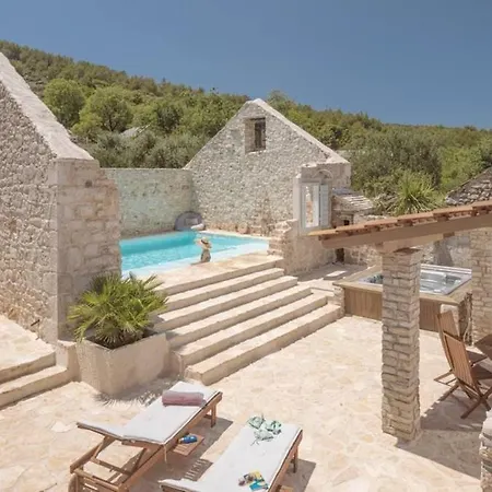 Beautiful House With Views In Hvar Apartment *