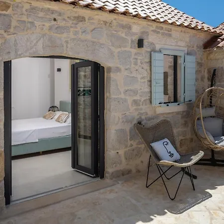 Beautiful House With Views In Hvar