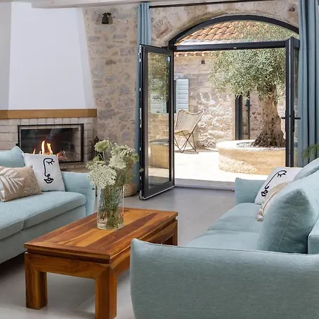 Beautiful House With Views In Hvar