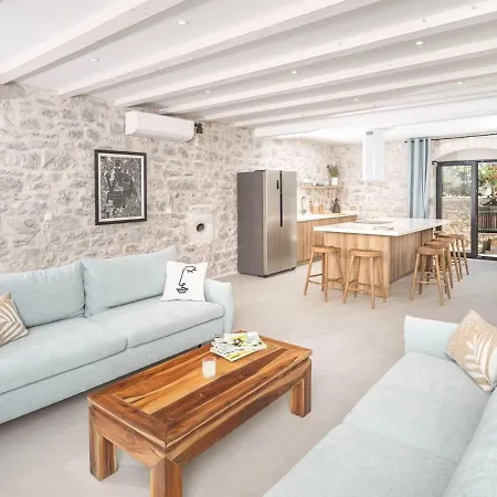 Beautiful House With Views In Hvar Apartment *