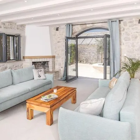 Beautiful House With Views In Hvar Apartment *